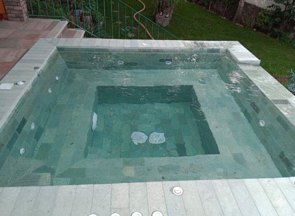 Piedra Sukabumi para albercas